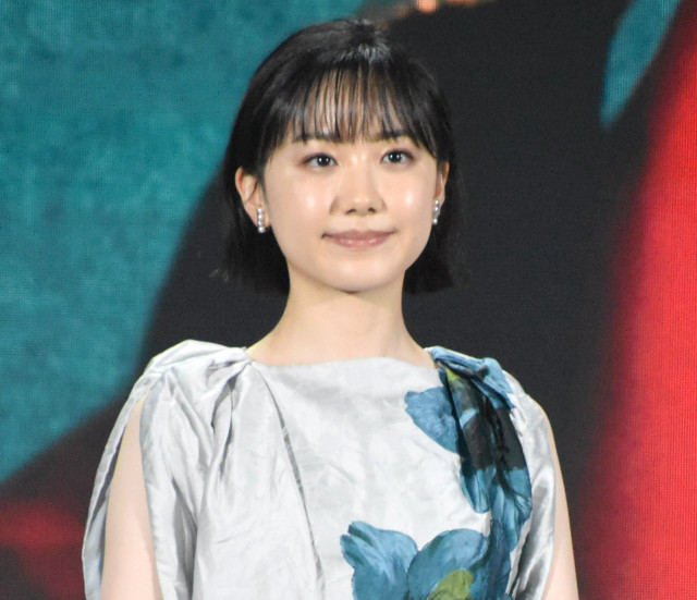 芦田愛菜『薬屋のひとりごと』猫猫姿にネットざわつく「目元が気になる！」